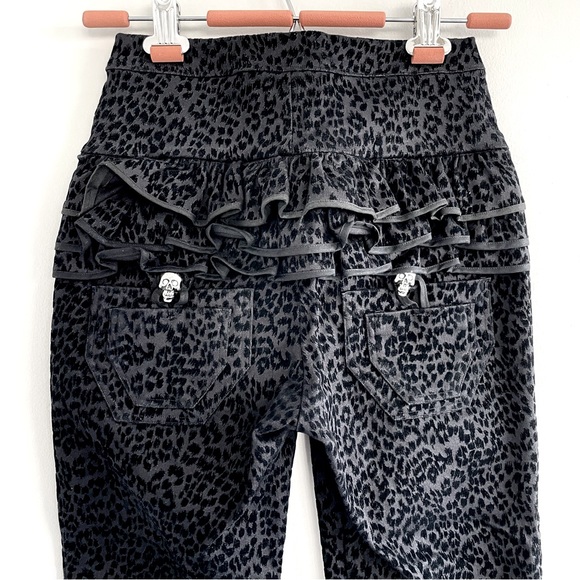 High Waist Leopard Print Capri Pants with Ruffled Skirt and Bows - Picture 4 of 9